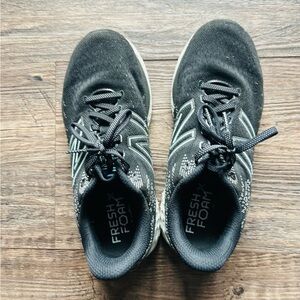 Woman’s New Balance Navy Sport Trail Running Shoes 8.5